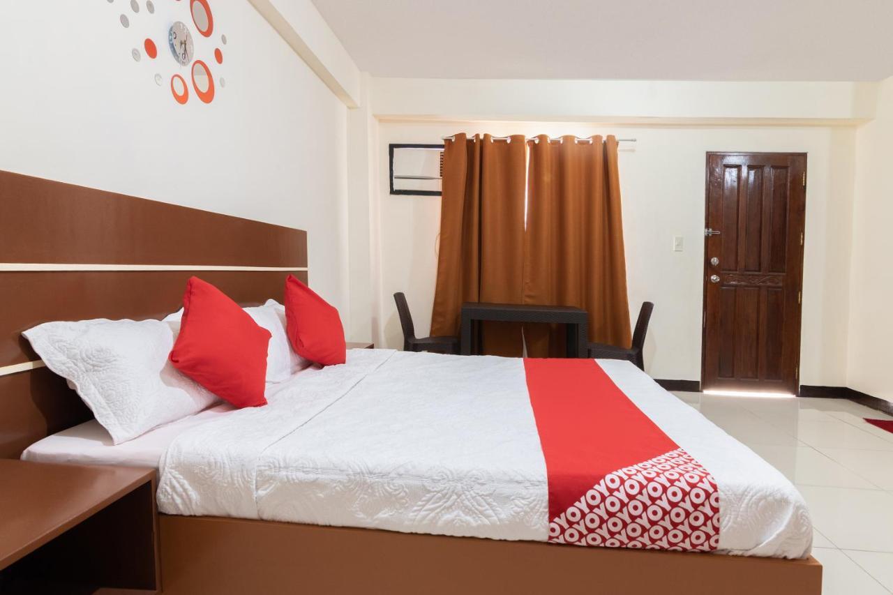 Oyo 578 Red Velvet Suites Manilla Buitenkant foto