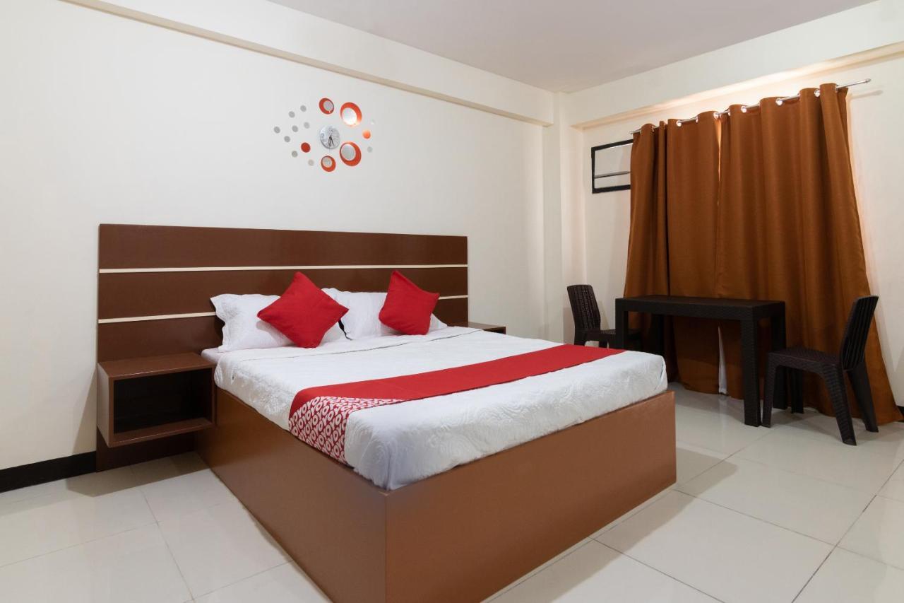 Oyo 578 Red Velvet Suites Manilla Buitenkant foto
