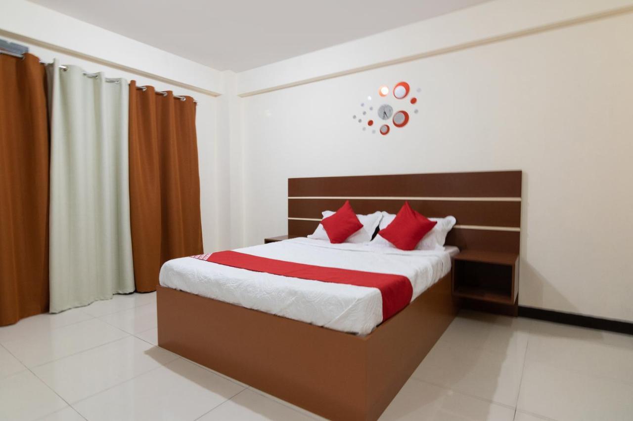 Oyo 578 Red Velvet Suites Manilla Buitenkant foto