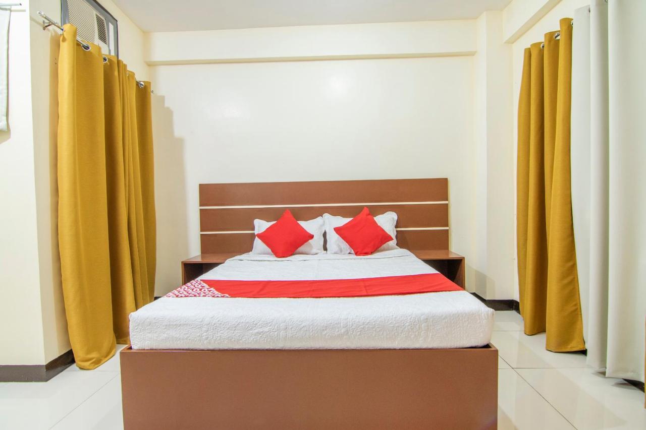 Oyo 578 Red Velvet Suites Manilla Buitenkant foto