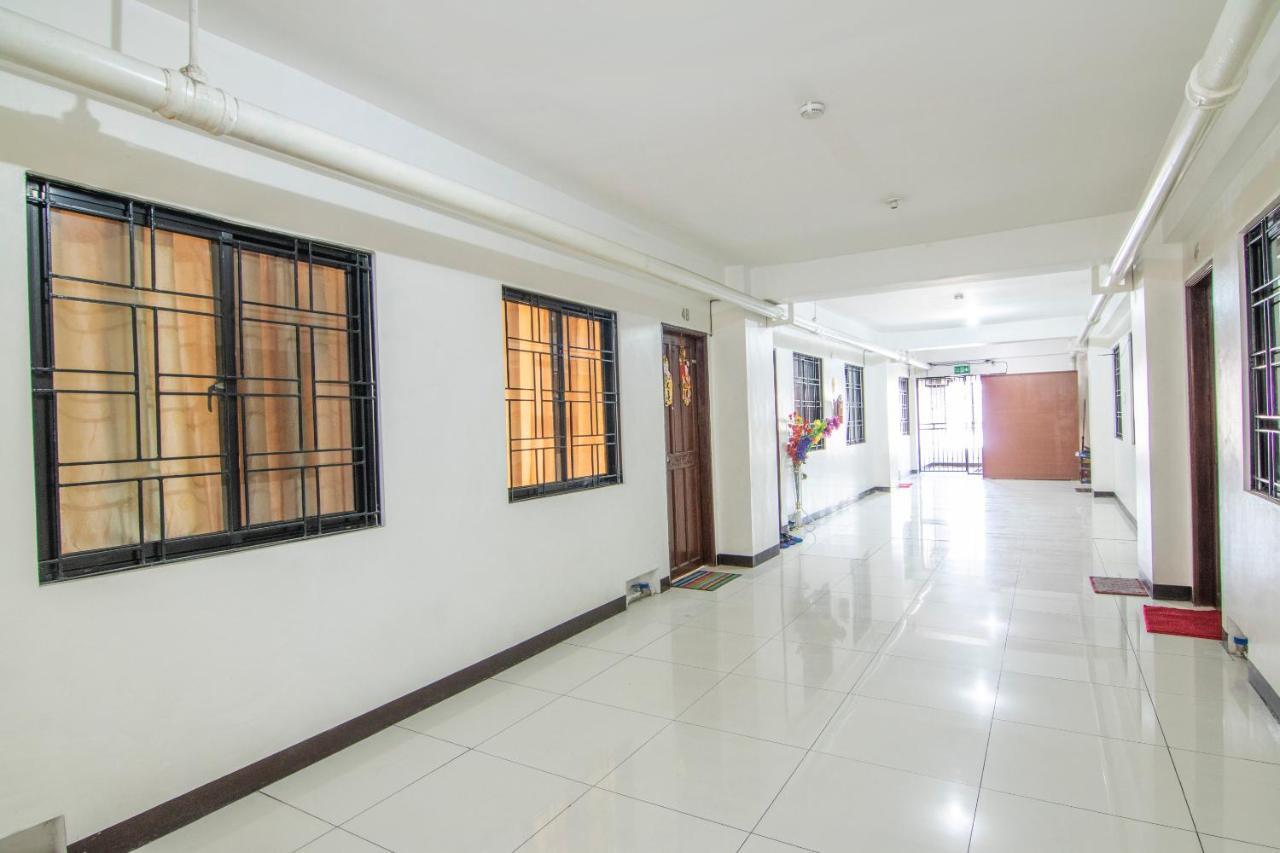 Oyo 578 Red Velvet Suites Manilla Buitenkant foto