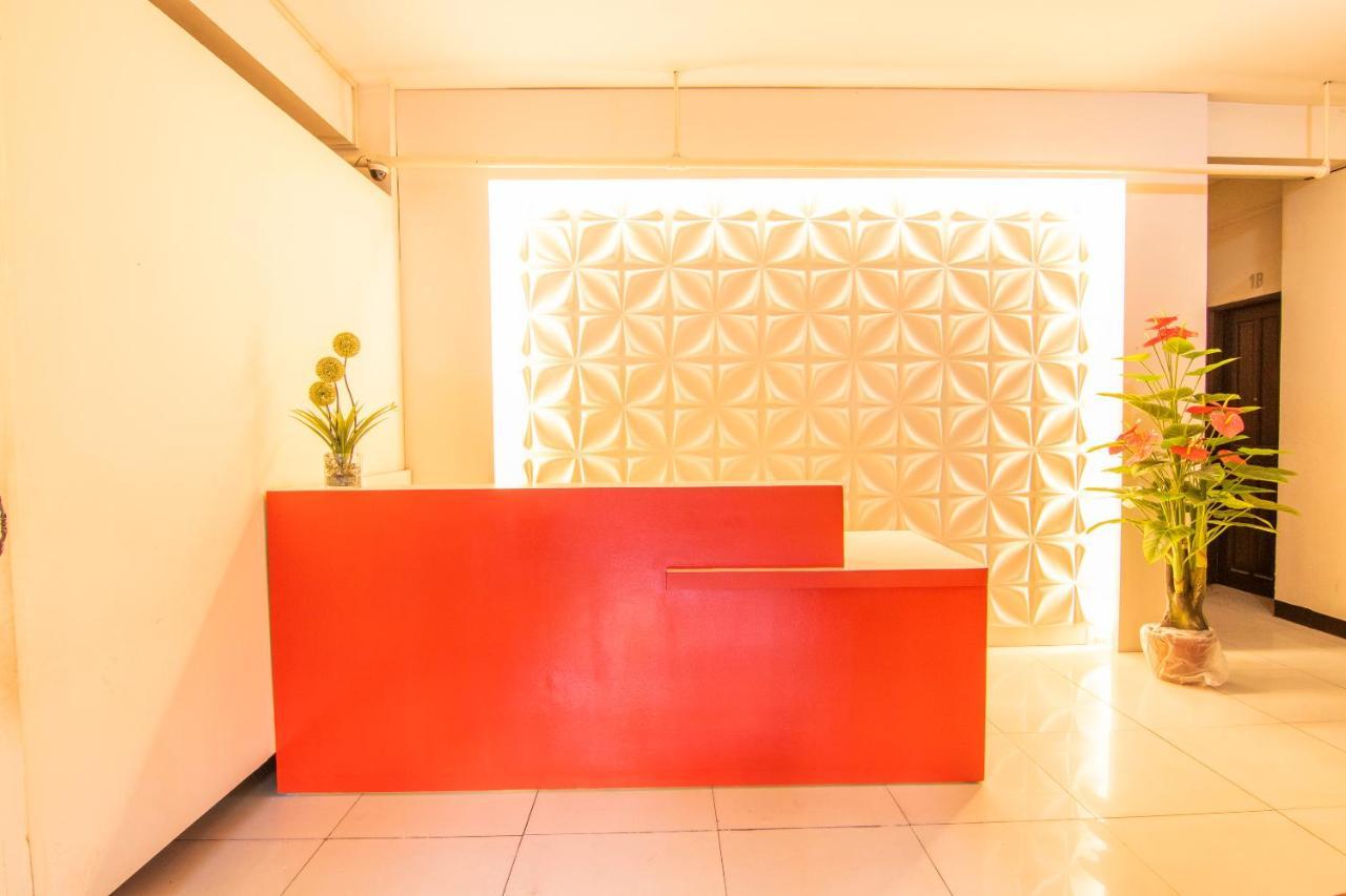 Oyo 578 Red Velvet Suites Manilla Buitenkant foto